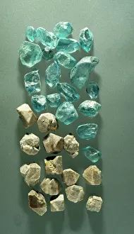 Nesosilicate: Brown and blue zircons