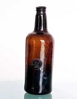 Ales: Brown glass bottle