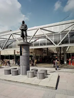 Swindon: Brunel Statue, Havalock Square, Swindon