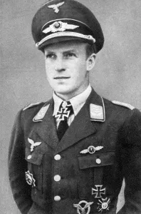 Distinction: Bruno Dilley, 1942