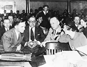 Flemington: Bruno Hauptmann shown leaning over for a whispered
