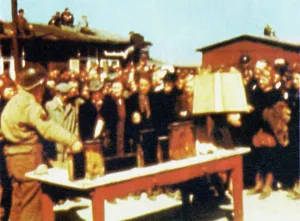 Shrunken: Buchenwald - People from Weimar shown camp horrors
