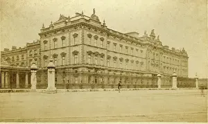 Railings: Buckingham Palace, London