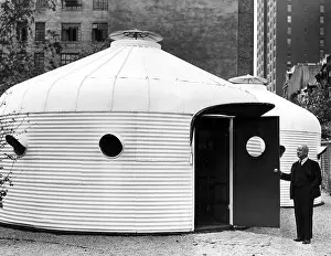 Buckminster: Buckminster Fuller 1940's with his Bomb ?
