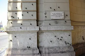 Placard: Budapest. Steel balls on the facade of the Ethnographic Muse
