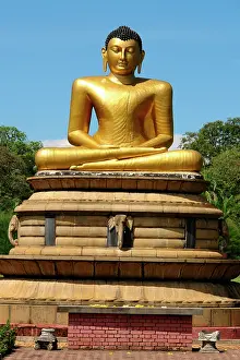 Vihara: Buddha in Vihara Maha Devi Park, Colombo, Sri Lanka