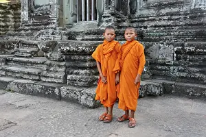 Reap: Buddhist Monks at Angkor Wat Temple, Siem Reap, Cambodia