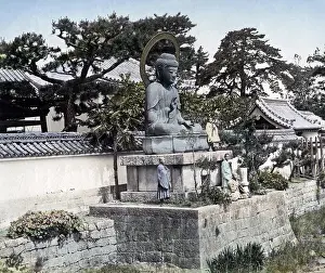 Kobe: Buddhist statue at Shinkoji temple, Hyogo, near Kobe, Japan