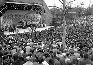 Hibiya: Buddhist worship in Tokyo, 1929