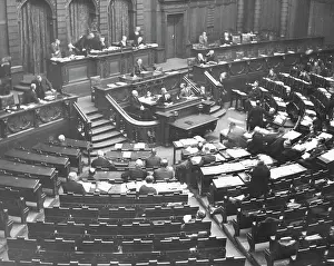 Despite: Budget negotiations in the empty Reichstag, 1931
