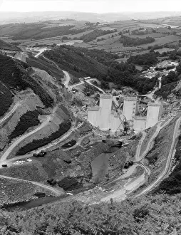 Dams: BUILDING CLYWEDOG DAM
