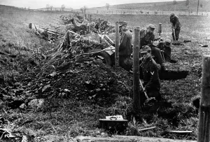 Decline: Building an emplacement during the fighting in East Prussia