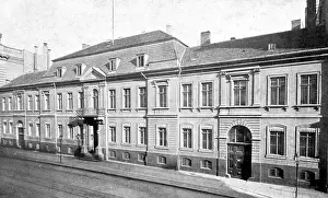 1735: Building of the mansion in Berlin