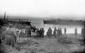 Mackensen: Building a pontoon bridge, 1916