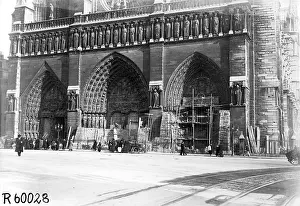 Sandbag: Building protection against aerial attacks at the Notre
