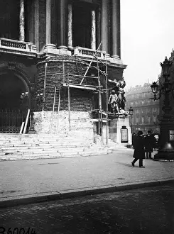 Sandbag: Building protection against aerial attacks in Paris