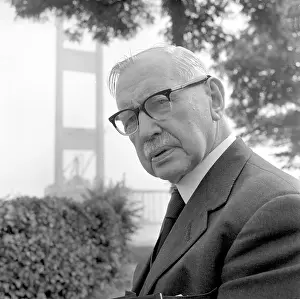 Contractors: Building the Severn Bridge