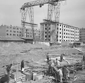 Prefabricated: Building site - panel house - crane - housing quarters