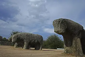 Le N: Bulls of Guisando