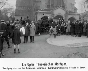 Essen: Burial of the murdered book printer Schulte in Essen, 1923