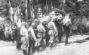Papen: Burial of an SA member, 1932