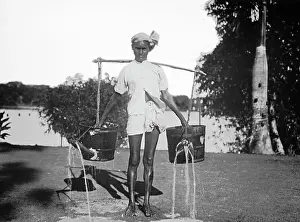 Bevlkerung: Burma - Water Carrier around 1911