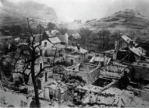 Frankreich: Burned down village