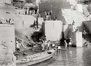 Benares: Burning ghat, burning the dead, Benares, Varanasi
