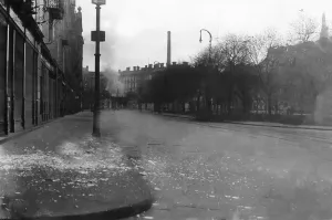 Kiosk: Burning kiosk on the Karlsplatz in Munich, 1919