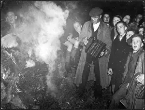 Wensleydale: BURNING OWD BARTLE