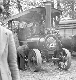 Gauntlet: Burrell General purpose Tarction engine TA369 Red Gauntlet