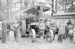 Gauntlet: Burrell General Purpose Traction Engine TA369 Red Gauntlet