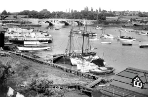 Hamble: Bursledon, Hamble River c1960