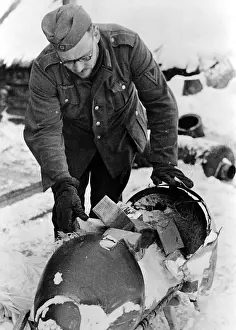Theodor: Burst provisions bomb, 1942