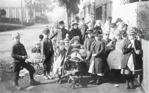 Handcart: Burwash, a Group of Friends 1889
