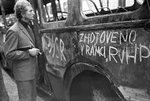 Grafitti: Bus - damage