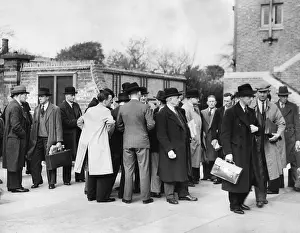 Decided: Bus drivers strike in London, 1937