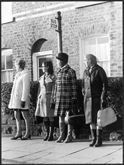 Dowdy: BUS STOP QUEUE 1960S