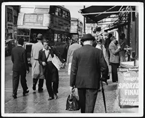 Queuing: BUSES ON OXFORD STREET