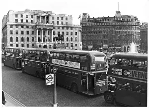Routemaster: BUSES AT TRAFALGAR SQUARE