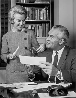 Nicely: Business Man and Woman