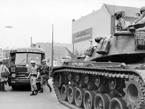 Aeronautic: US busses stopped by East Berlin officers
