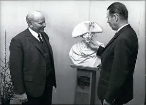 Gessler: Bust of King Friedrich II of Prussia, and Gerhard Schroeder