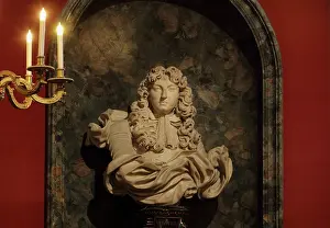 Carree: Bust of Louis XIV, Square chamber, Chateau de