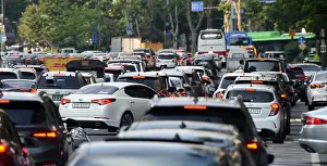 Congestion: Busy intersection in Central Seoul, South Korea