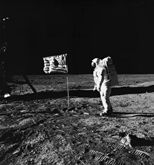 Aldrin: Buzz Aldrin on the Moon with US Flag