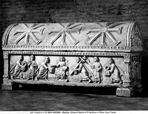 Sant Apollinare: Byzantine urn of an unknown