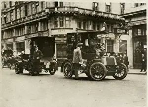 Cabs: Cab in the Strand, London 1905