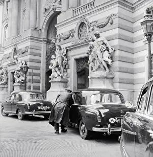 Michaelerplatz: Cabs at the Michaelerplatz