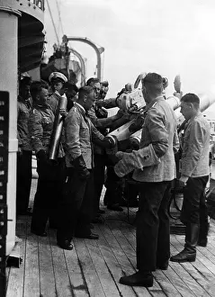 Ensign: Cadets during a gunnery exercise, 1935
